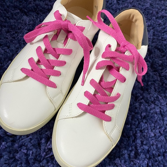 Brand new sneakers. - Picture 4 of 8